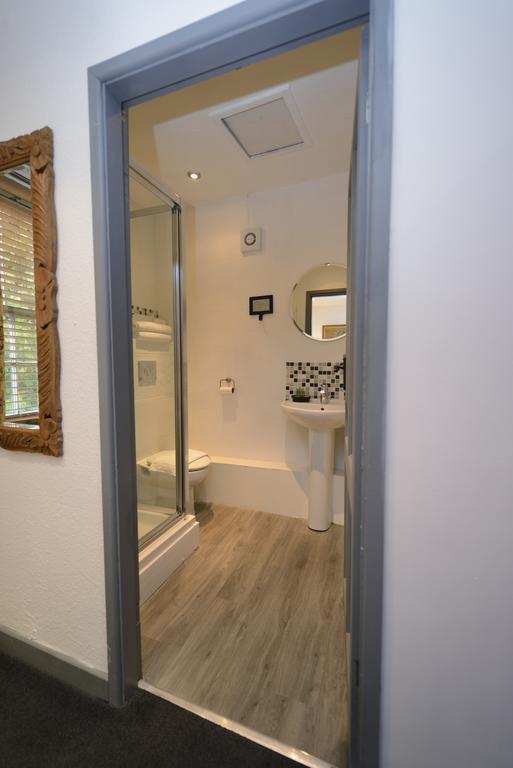 The White Lion 3*